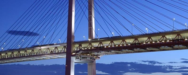 斜拉桥由哪三部分组成